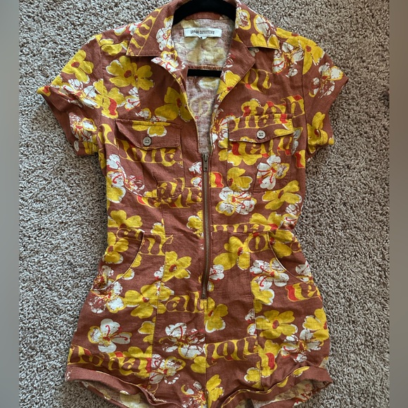 Cutest Hawaiian 🌺 UO romper - Picture 1 of 1